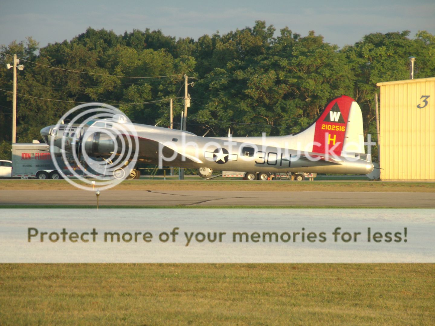 Boeing B17G at Zanesville Municipal Airport
